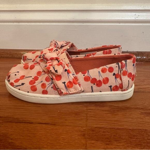 TOMS Sneakers Cherry Print Bow Toms sz 11 Sneakers - Picture 3 of 9